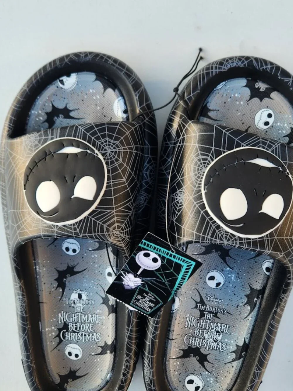 NEW Nightmare Before Christmas Men's Size 12 Sandals Slides Slippers Black White